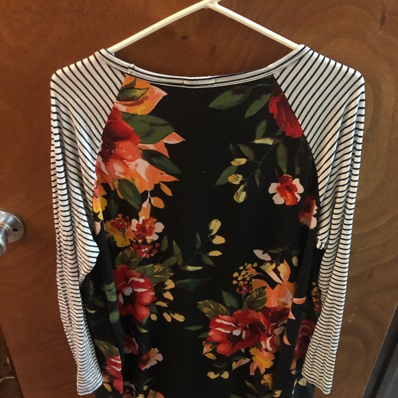 Floral/strip combo shirt - Picture 3 of 3